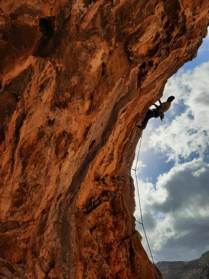 Апартаменты "The Stone" Agios Vlasios  Экстерьер фото